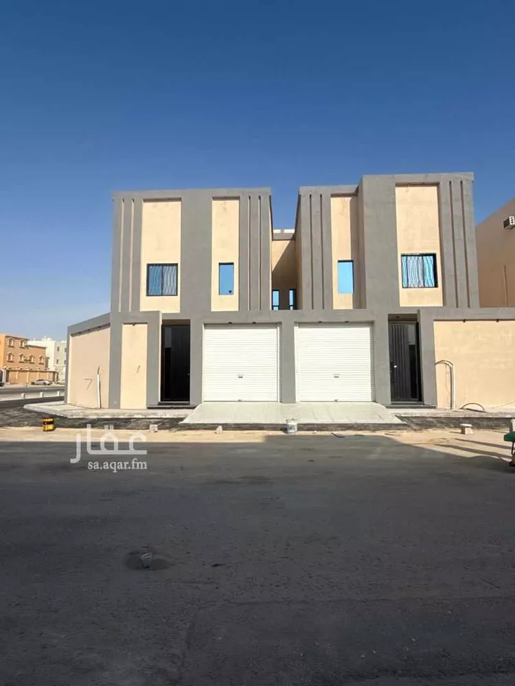 فيلا للبيع في شارع ادريس بن العباس, حي ضاحية الملك فهد, مدينة الدمام, المنطقة الشرقية