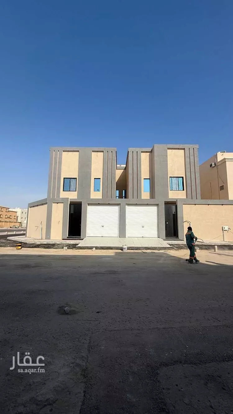 فيلا للبيع في شارع ادريس بن العباس, حي ضاحية الملك فهد, مدينة الدمام, المنطقة الشرقية