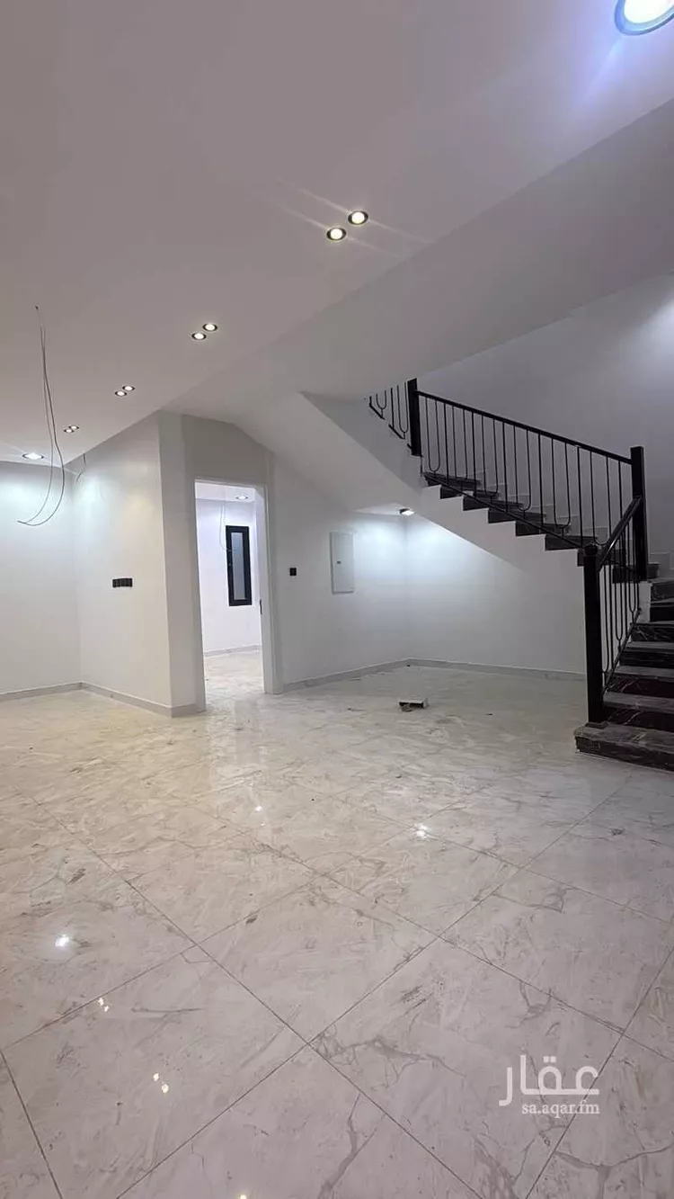 فيلا للبيع في شارع تيماء, حي ضاحية الملك فهد, مدينة الدمام, المنطقة الشرقية صورة 2