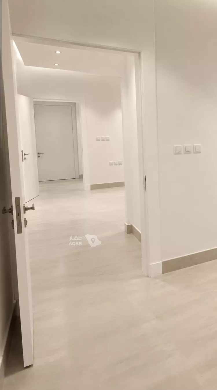 شقة للإيجار في شارع صالح بن عبدالجليل ، حي عكاظ ، الرياض ، منطقة الرياض صورة 3