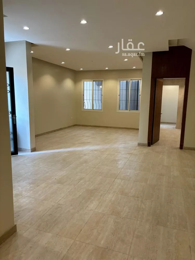 فيلا للبيع في شارع الحسن بن ثواب, حي العروبة, مدينة الدمام, المنطقة الشرقية صورة 2