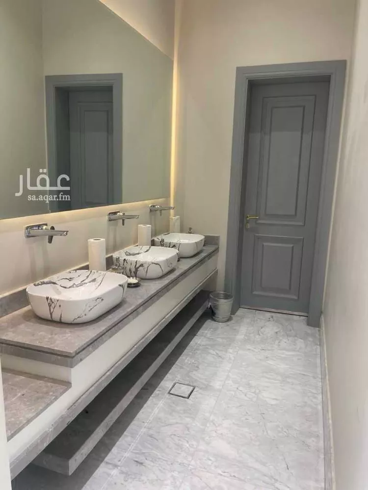 فيلا للبيع في شارع حمد إبراهيم الحقيل, حي عرقة, مدينة الرياض, منطقة الرياض 12