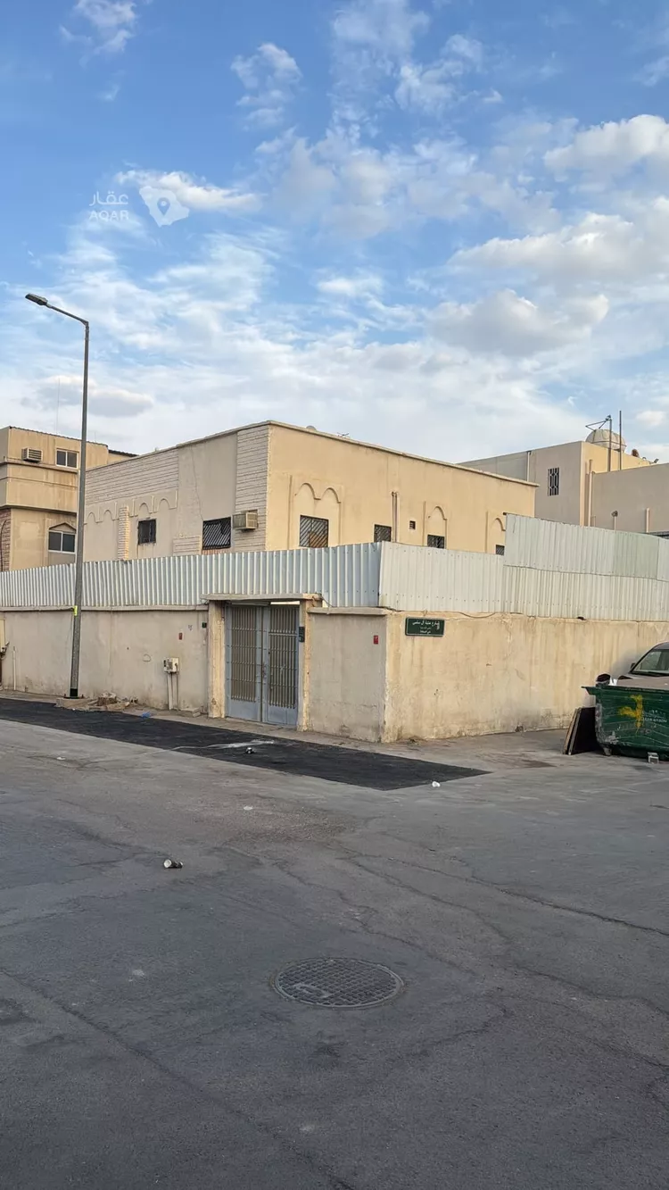 فيلا للبيع في شارع القليعة, حي السعادة, مدينة الرياض, منطقة الرياض