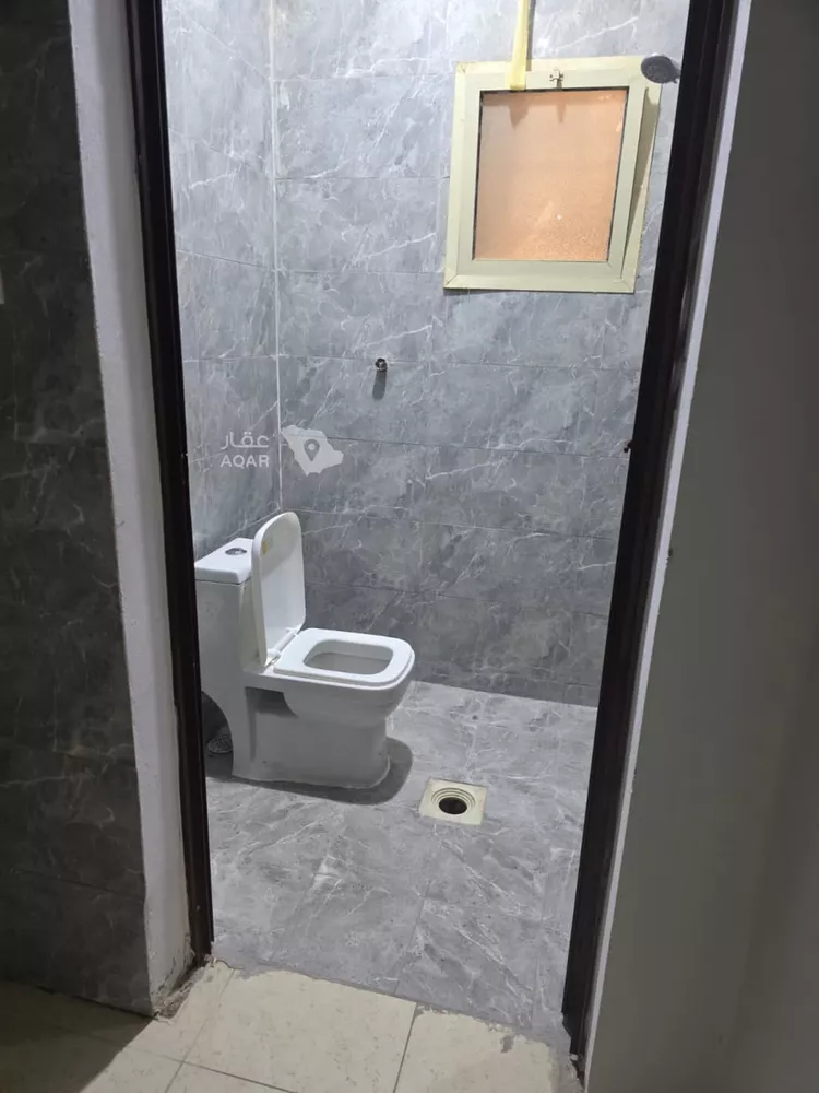Floor for Rent in Riyadh Al Janadriyah