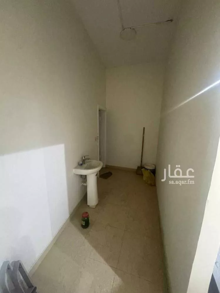 محل للإيجار في شارع سعد بن معاذ, حي الفيصلية, مدينة الدرعية, منطقة الرياض