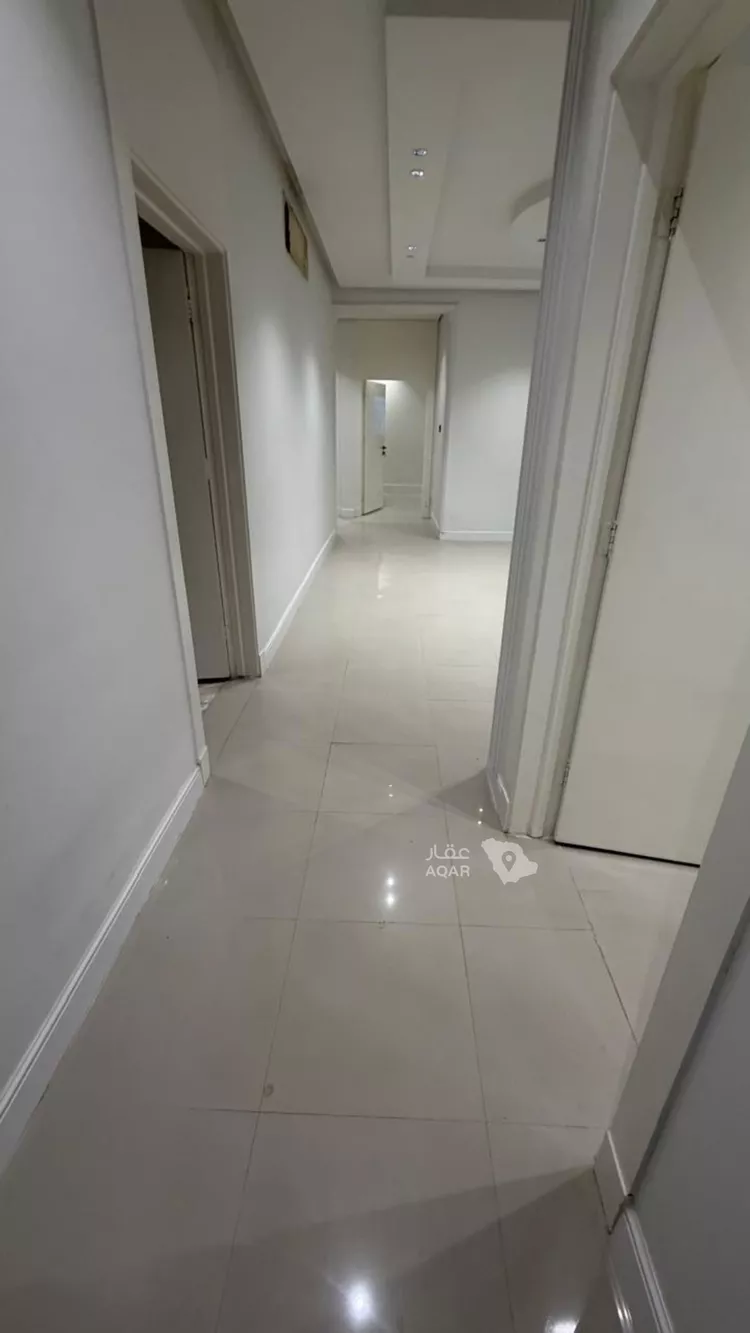 Floor for Rent in Riyadh Al Munsiyah 9