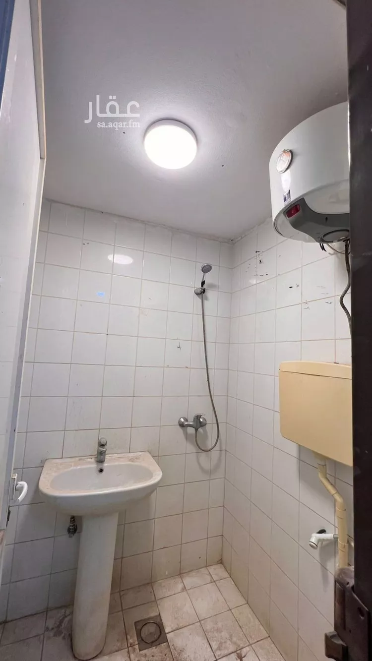 Room for Rent in Riyadh Al Yasmin صورة 3