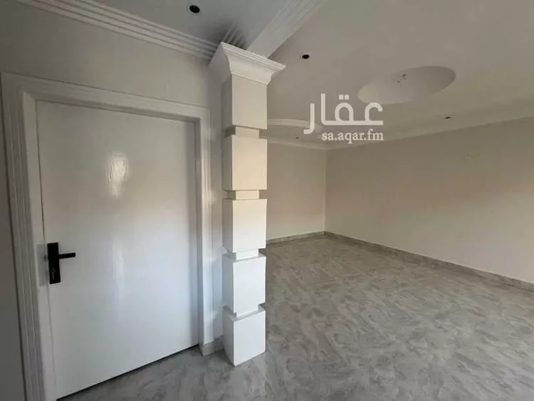 فيلا للبيع في شارع رقم 38, حي العزيزية, مدينة الرياض, منطقة الرياض صورة 2