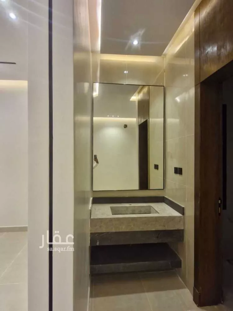 Floor for Sale in Riyadh Al Aziziyah