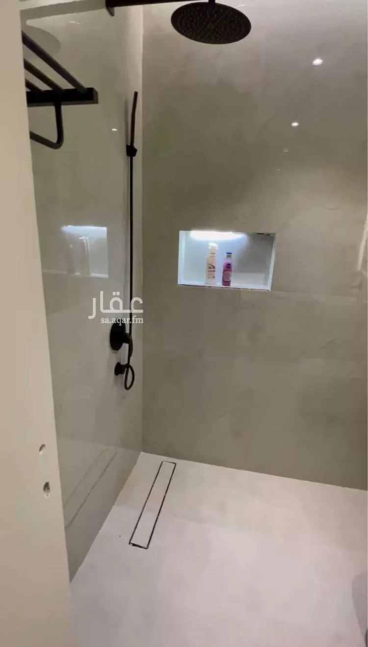 فيلا للبيع في شارع احمد بن قاسم, حي إشبيلية, مدينة الرياض, منطقة الرياض صورة 5