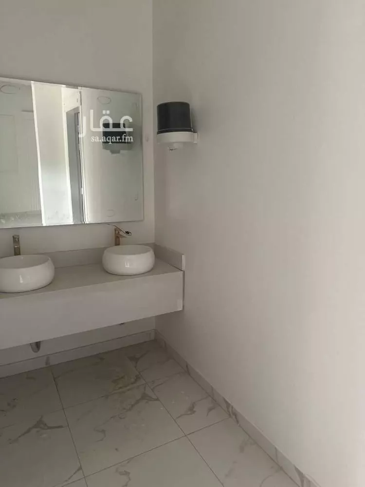 فيلا للإيجار في شارع علي بن سلامة اللخمي, حي بدر, مدينة الرياض, منطقة الرياض صورة 2