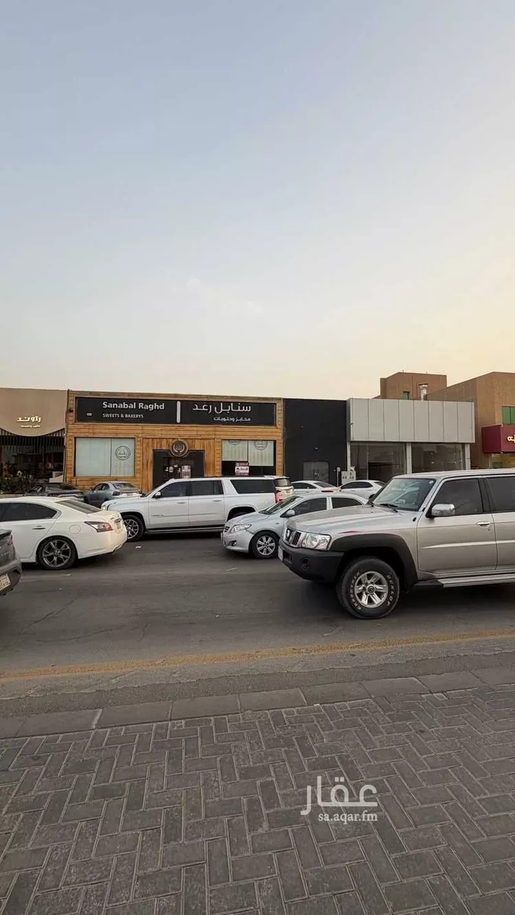 محل للإيجار في شارع عمر بن الخطاب, حي المعالي, مدينة عنيزة, منطقة القصيم