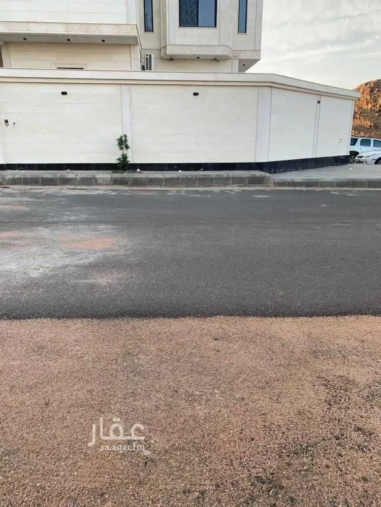 أرض للبيع في شارع احمد بن يزيد الورتنيس ، حي كتانة ، المدينة المنورة ، منطقة المدينة المنورة