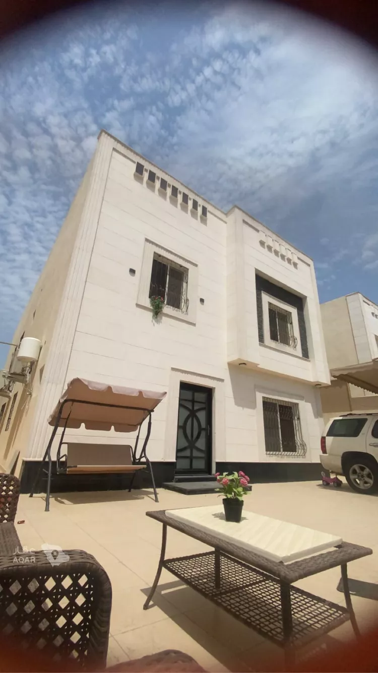 فيلا للبيع في شارع الحسن ابن ابراهيم ، حي المنار ، الدمام ، الدمام 1 صورة