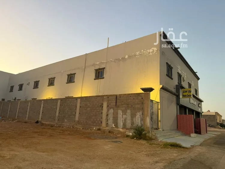 عمارة للبيع في شارع ابو يحيى بن صهيب, حي ضاحية الملك فهد, مدينة عرعر, منطقة الحدود الشماليه صورة 2