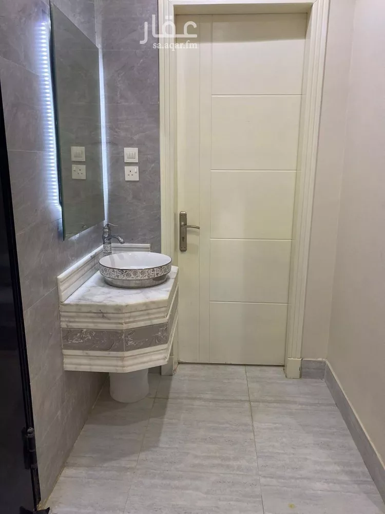 دور للبيع في شارع عاقل بن حبيب, حي عكاظ, مدينة الرياض, منطقة الرياض صورة 4