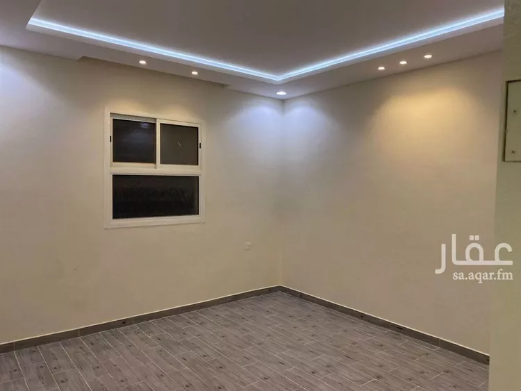 Floor for Sale in Riyadh Okaz 7