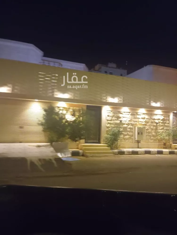 فيلا للبيع في شارع بدر 11, حي بدر, مدينة سكاكا, منطقة الجوف صورة 4