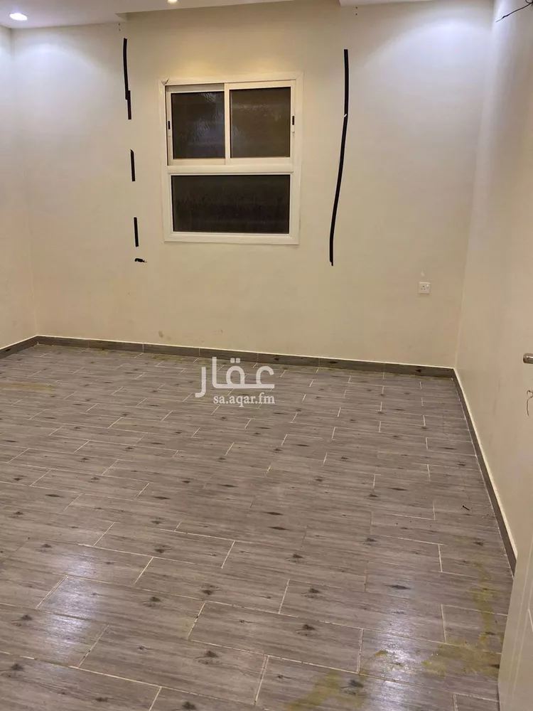 Floor for Sale in Riyadh Okaz 16