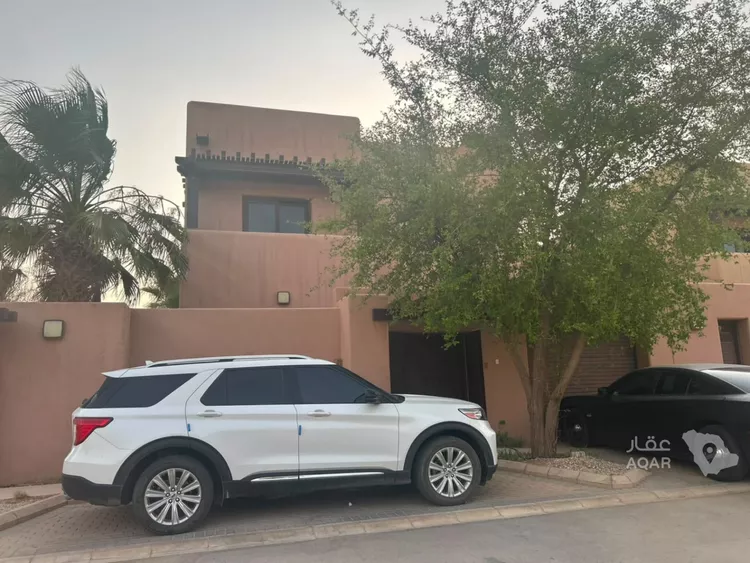 فيلا للبيع في شارع الملقاه 370, حي الملقا, مدينة الدرعية, منطقة الرياض صورة 2