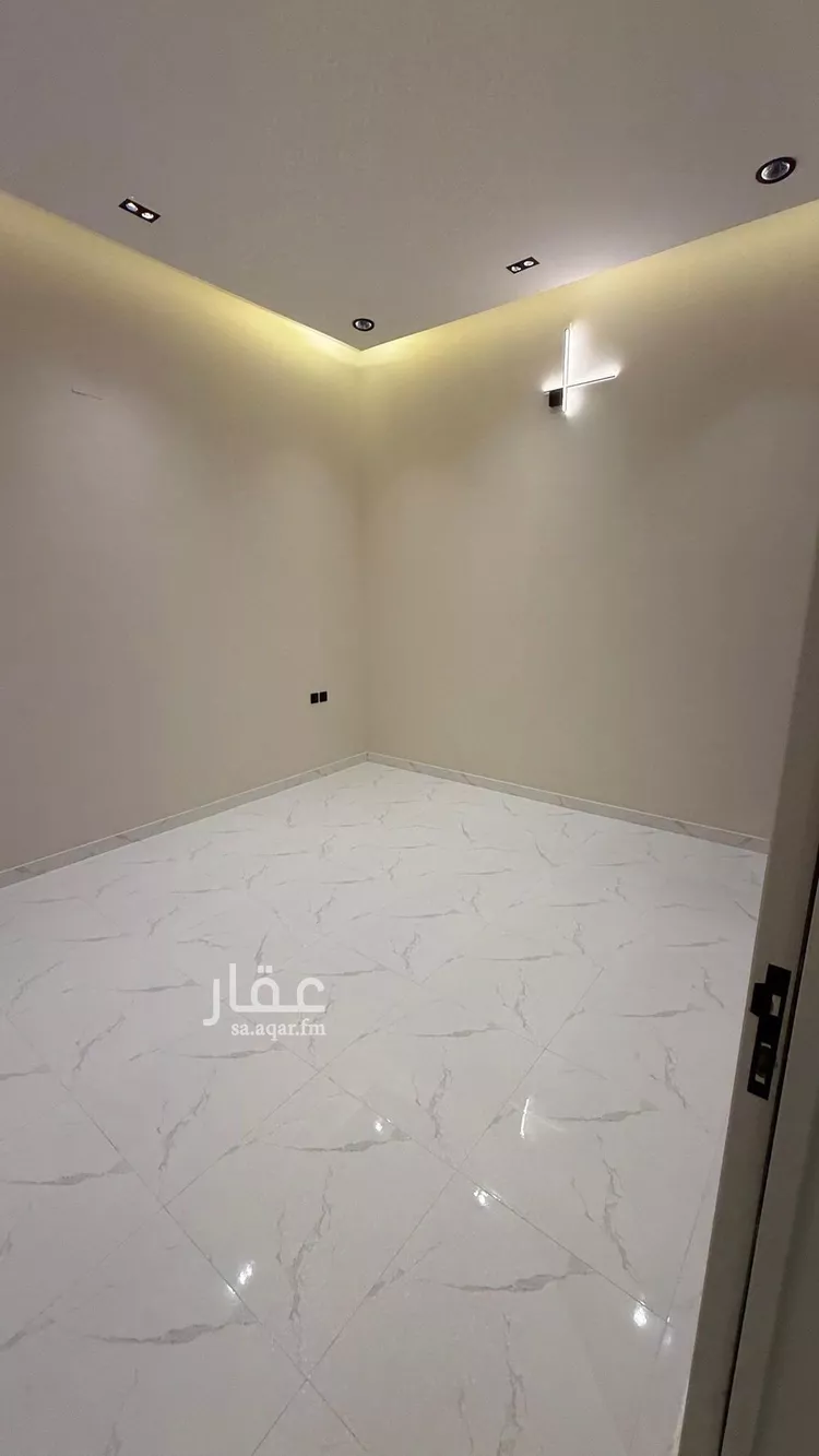 دور للبيع في شارع يزيد بن ابي سفيان, حي نوارة, مدينة المزاحمية, منطقة الرياض