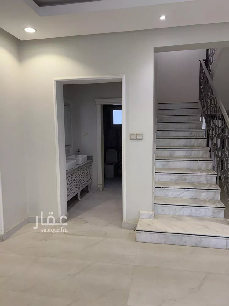 فيلا للبيع في شارع جبل الكرمل, حي الملك عبدالعزيز, مدينة الرياض, منطقة الرياض صورة 2