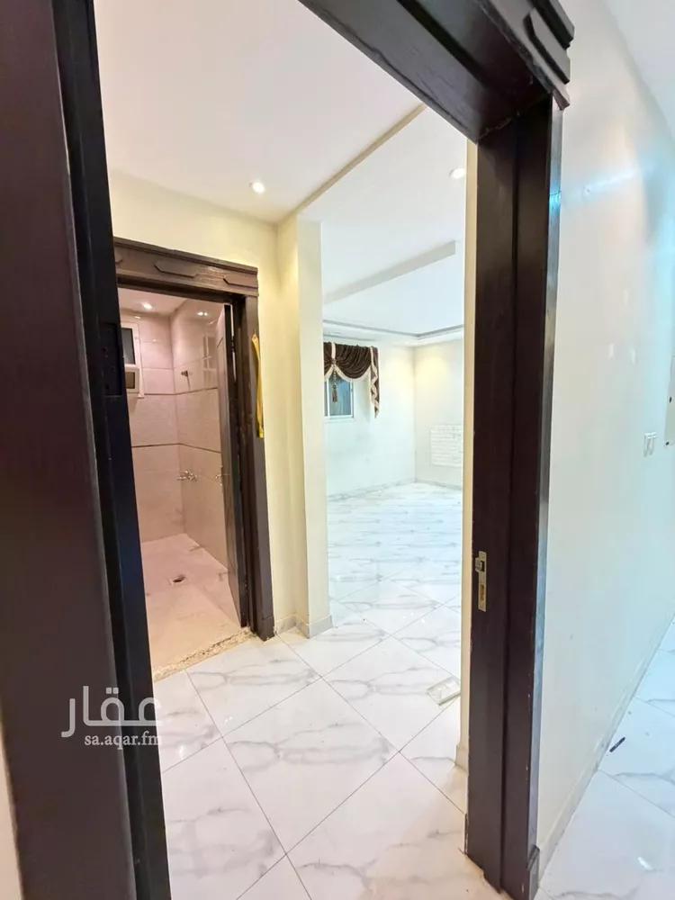 فيلا للإيجار في شارع عبدالكريم بن يوسف الأنصاري, حي بدر, مدينة الرياض, منطقة الرياض صورة 4