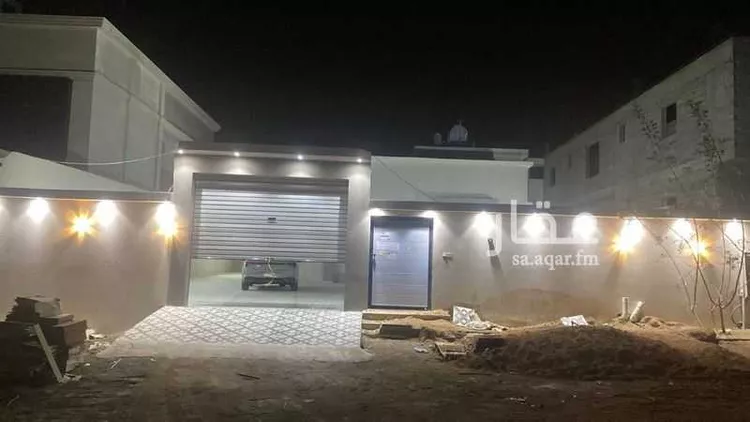 دور للبيع في حي السوسن, مدينة ابها, منطقة عسير