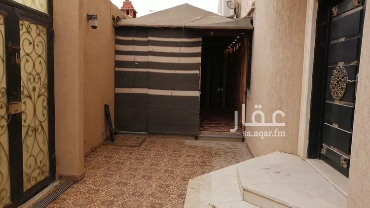 فيلا للبيع في شارع أبي المكارم بن المسلم, حي العريجاء الأوسط, مدينة الرياض, منطقة الرياض صورة 4