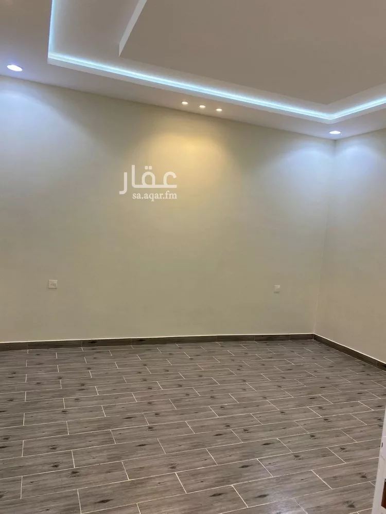 Floor for Sale in Riyadh Okaz 9