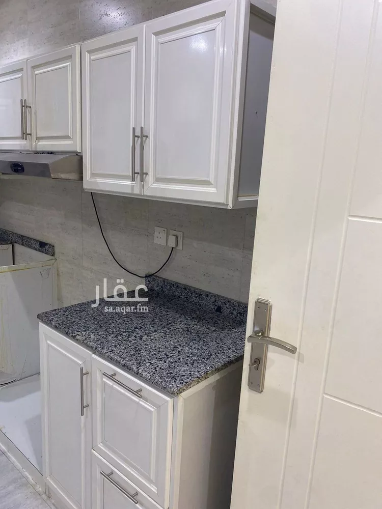 Floor for Sale in Riyadh Okaz 22