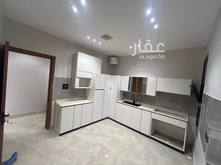 Floor for Rent in Riyadh Al Janadriyah صورة 3
