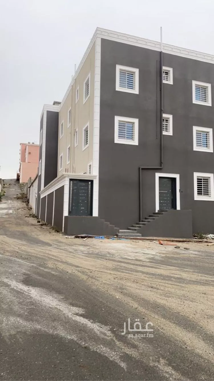 فيلا للبيع في شارع عبدالرحمن العمادي, حي نشوان, مدينة خميس مشيط, منطقة عسير صورة 2