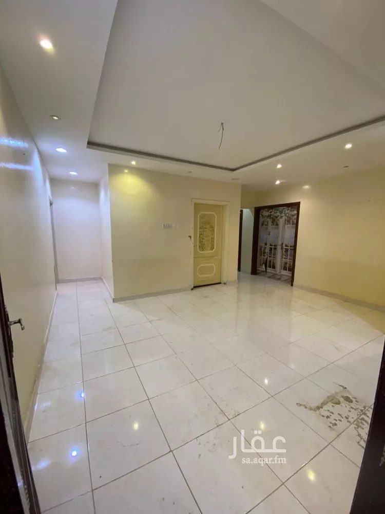 فيلا للبيع في شارع الدفاع, حي إشبيلية, مدينة الرياض, منطقة الرياض صورة 3