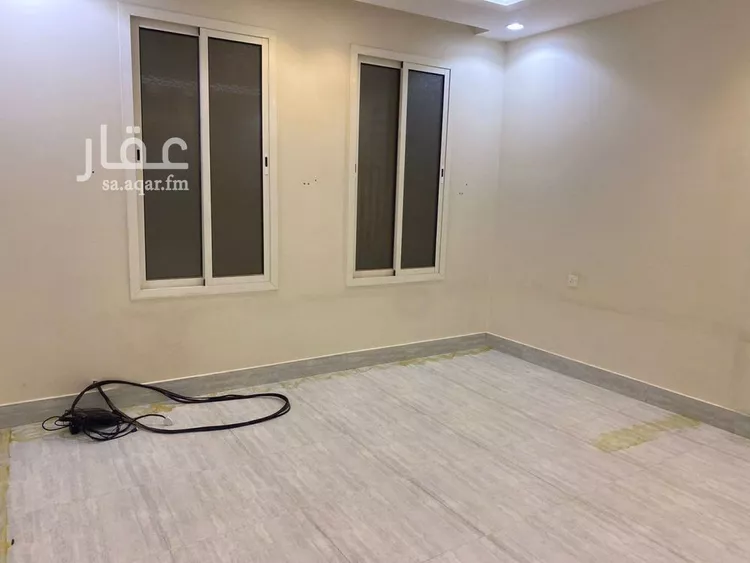 Floor for Sale in Riyadh Okaz 8