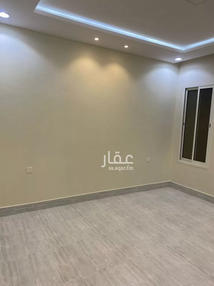Floor for Sale in Riyadh Okaz 17