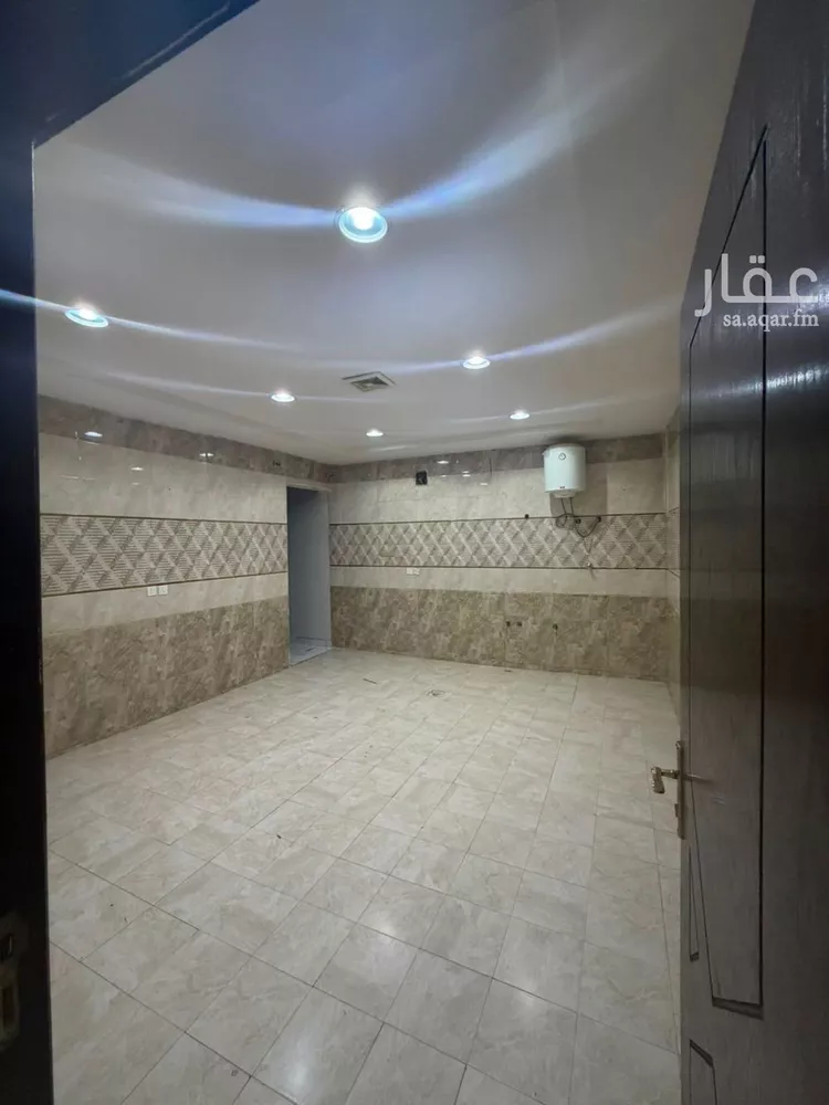 فيلا للإيجار في شارع عبدالكريم بن يوسف الأنصاري, حي بدر, مدينة الرياض, منطقة الرياض صورة 3