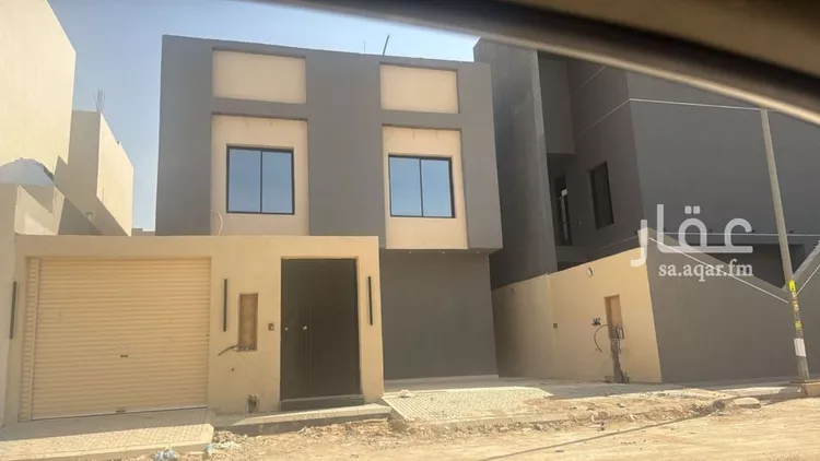 دور للبيع في شارع الكافور, حي عكاظ, مدينة الرياض, منطقة الرياض