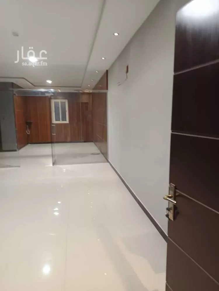 مكتب تجاري للإيجار في شارع الصحابة, حي اليرموك, مدينة الرياض, منطقة الرياض صورة 4