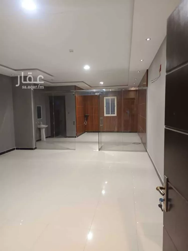 مكتب تجاري للإيجار في شارع الصحابة, حي اليرموك, مدينة الرياض, منطقة الرياض