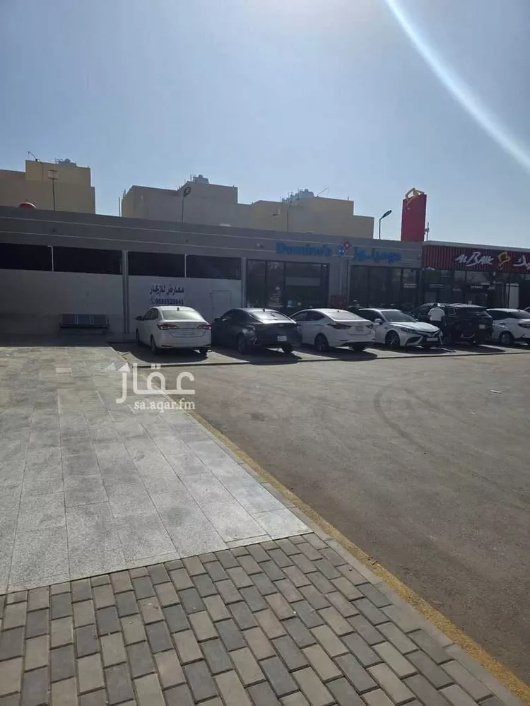 محل للإيجار في شارع الشيخ خليفة بن حمد ال ثاني, حي الجنادرية, مدينة الرياض, منطقة الرياض