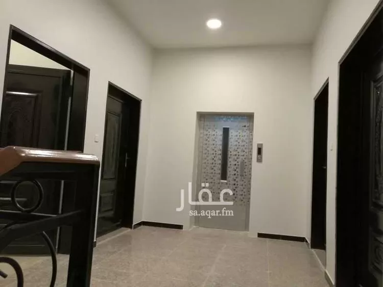 عمارة للبيع في شارع المخزومي, حي الأمير عبدالله, مدينة بيشة, منطقة عسير صورة 4