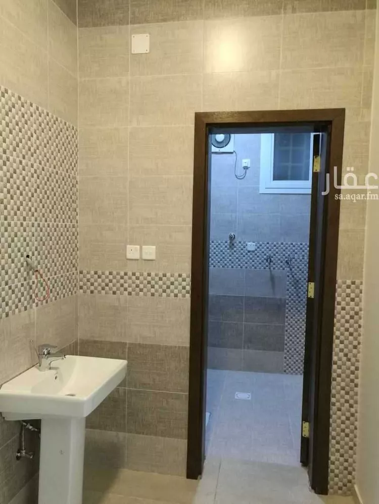 عمارة للبيع في شارع المخزومي, حي الأمير عبدالله, مدينة بيشة, منطقة عسير 12