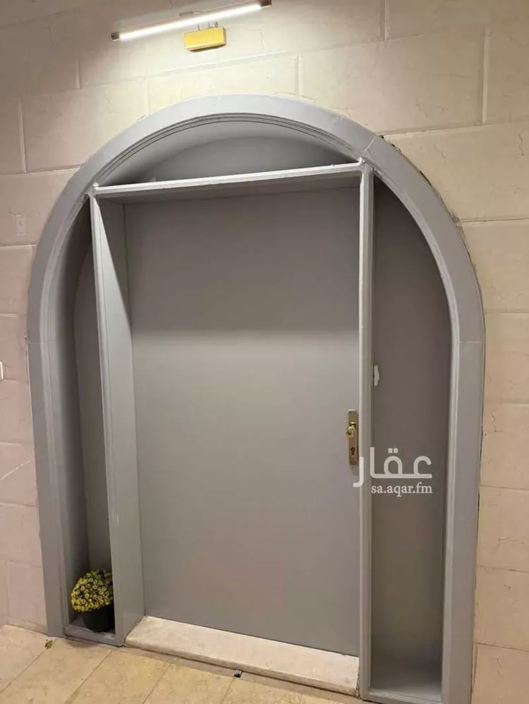 شقة للبيع في شارع محمد بن حاتم, حي بنى بياضة, مدينة المدينة المنورة, منطقة المدينة المنورة 1 صورة