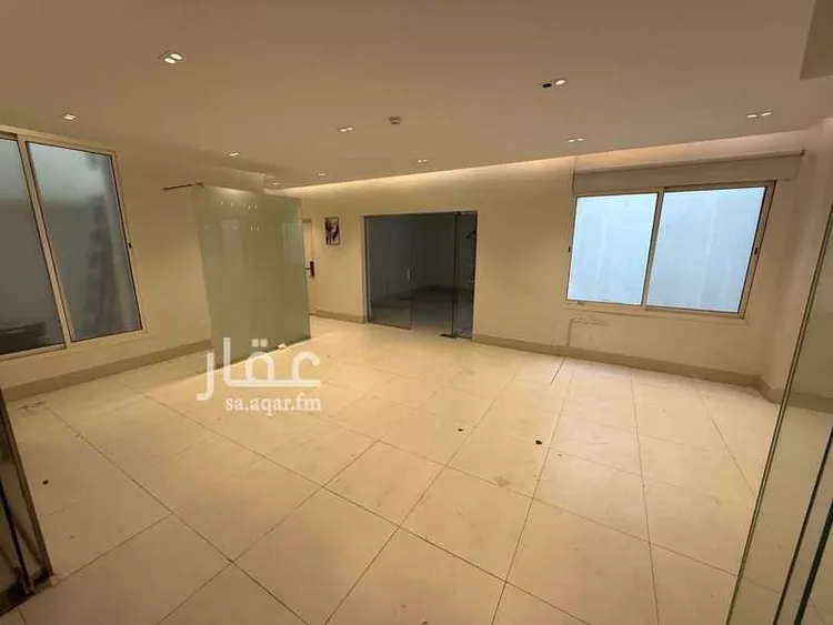 مكتب تجاري للإيجار في شارع خريص الفرعي, حي الروضة, مدينة الرياض, منطقة الرياض صورة 2