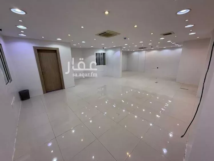 مكتب تجاري للإيجار في شارع خريص الفرعي, حي الروضة, مدينة الرياض, منطقة الرياض صورة 4