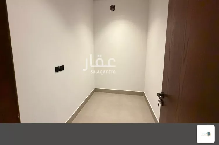 دور للبيع في شارع الحدائق ، حي النفل ، الرياض ، منطقة الرياض صورة 3