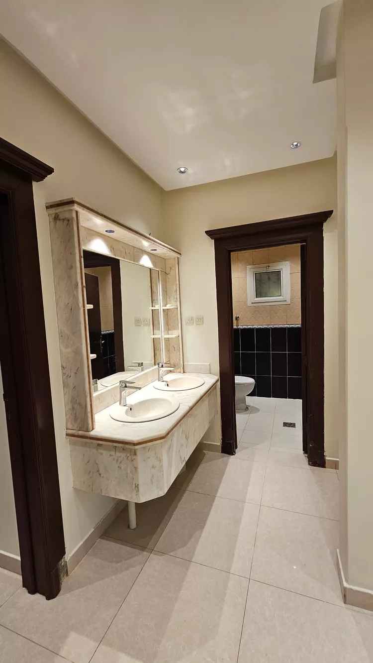 Floor for Rent in Riyadh Al Aziziyah