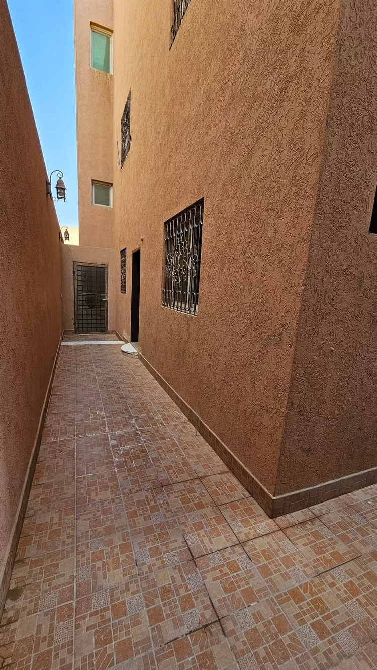 دور للإيجار في شارع الزبيري, حي العزيزية, مدينة الرياض, منطقة الرياض 16