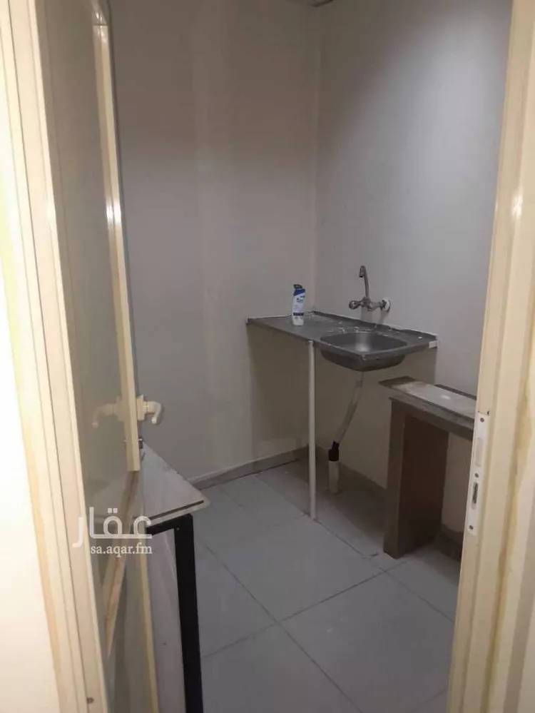 غرفة للإيجار في شارع الدمام الفرعي, حي غرناطة, مدينة الرياض, منطقة الرياض